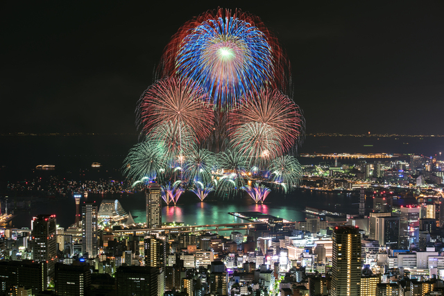 みなとこうべ海上花火大会