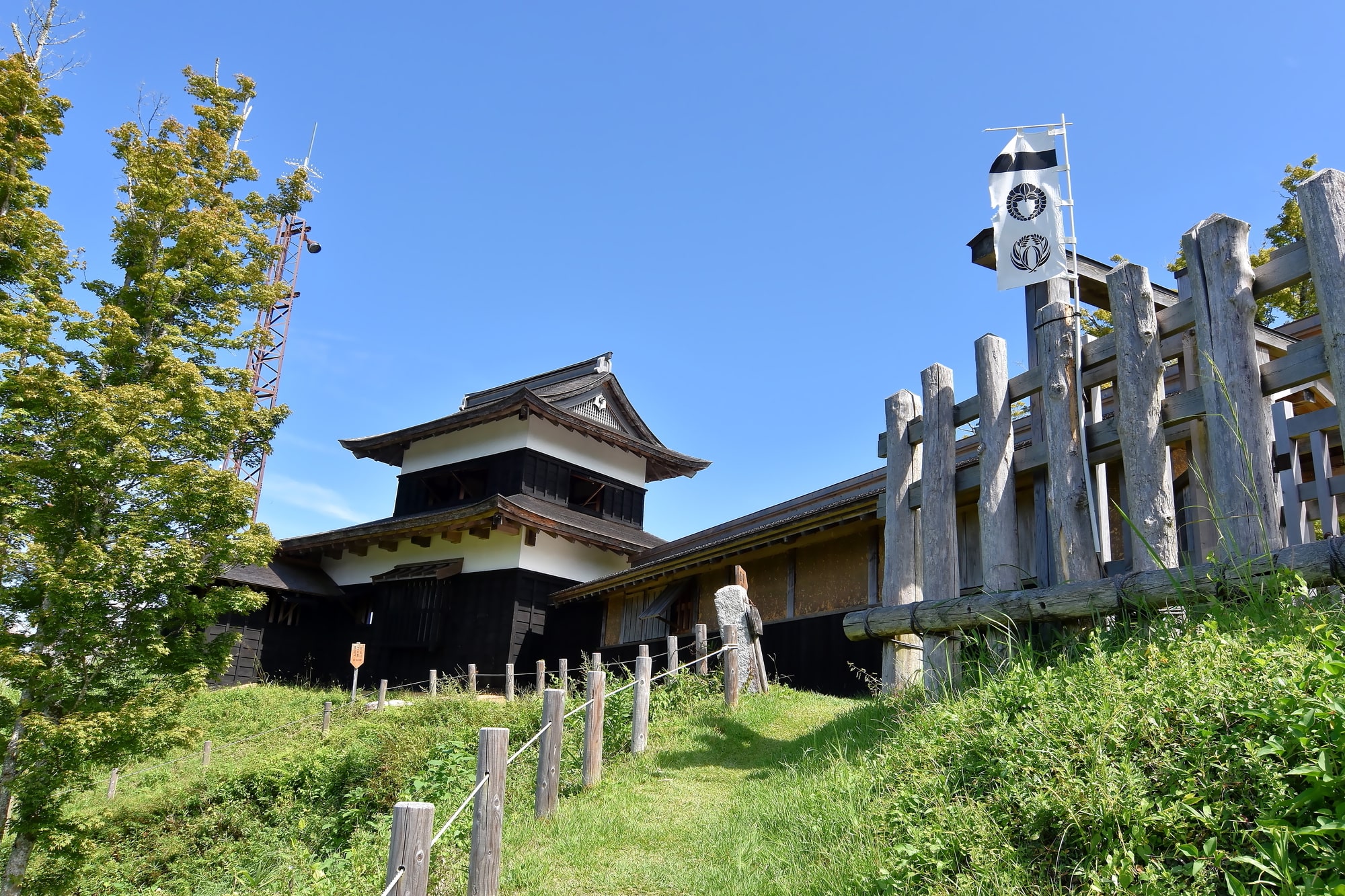 戦国時代にこの地を治めた足助鈴木家の本城