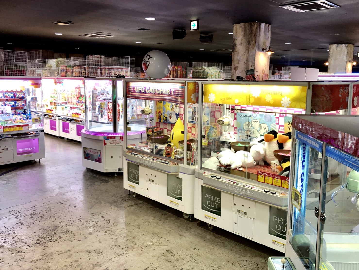 ズラリと並ぶクレーンゲーム（ウェアハウス川崎）