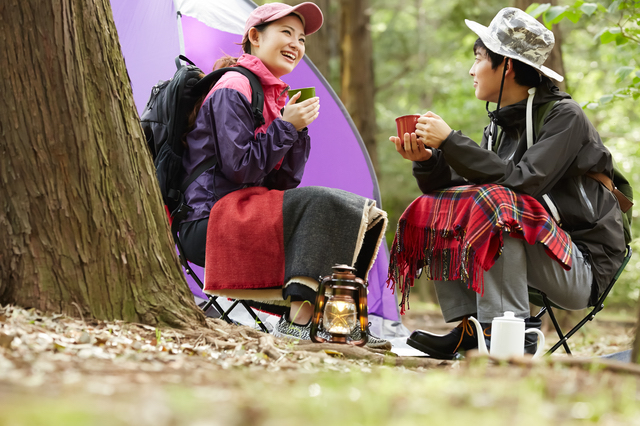 ソロキャンプで出会ったという男女