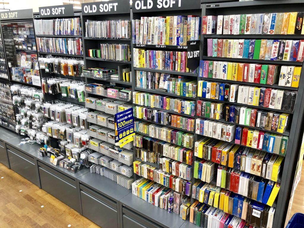 BOOKOFF SUPER BAZAAR ビビット南船橋店のレトロゲーム売り場