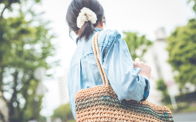 「背が低い」女性