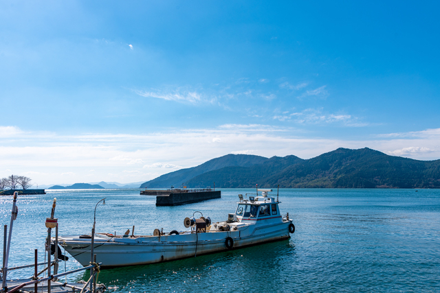 沖島は陸から近い