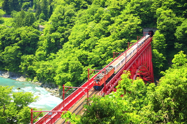 黒部峡谷鉄道