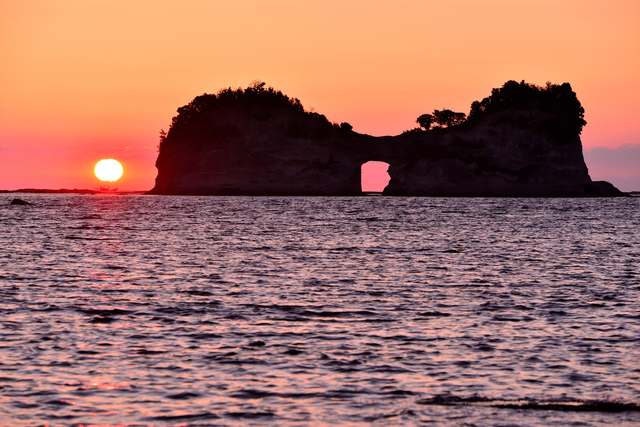 円月島（夕日）