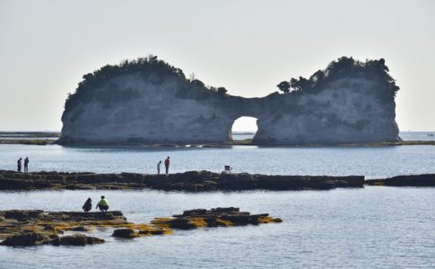 円月島