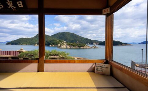 福禅寺から見渡す鞆の浦の景色