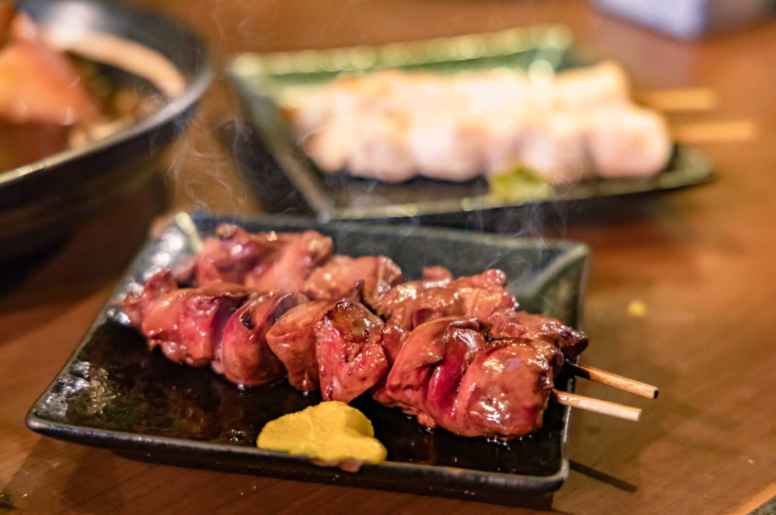 サラリーマンたちはぜひ一度、焼き鳥屋へ行ってもらいたい