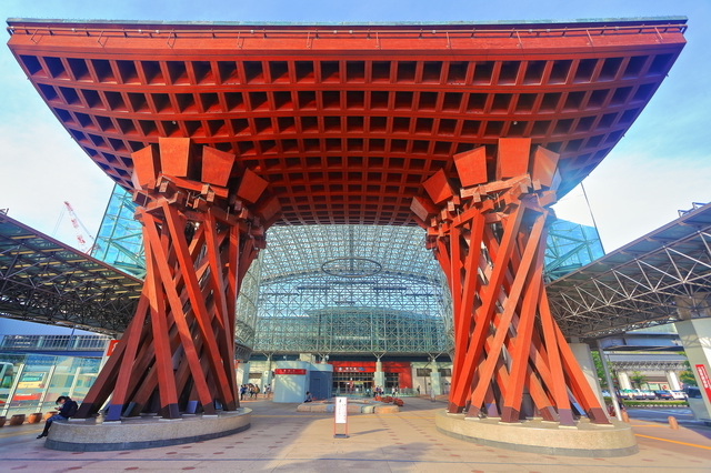 金沢駅東口