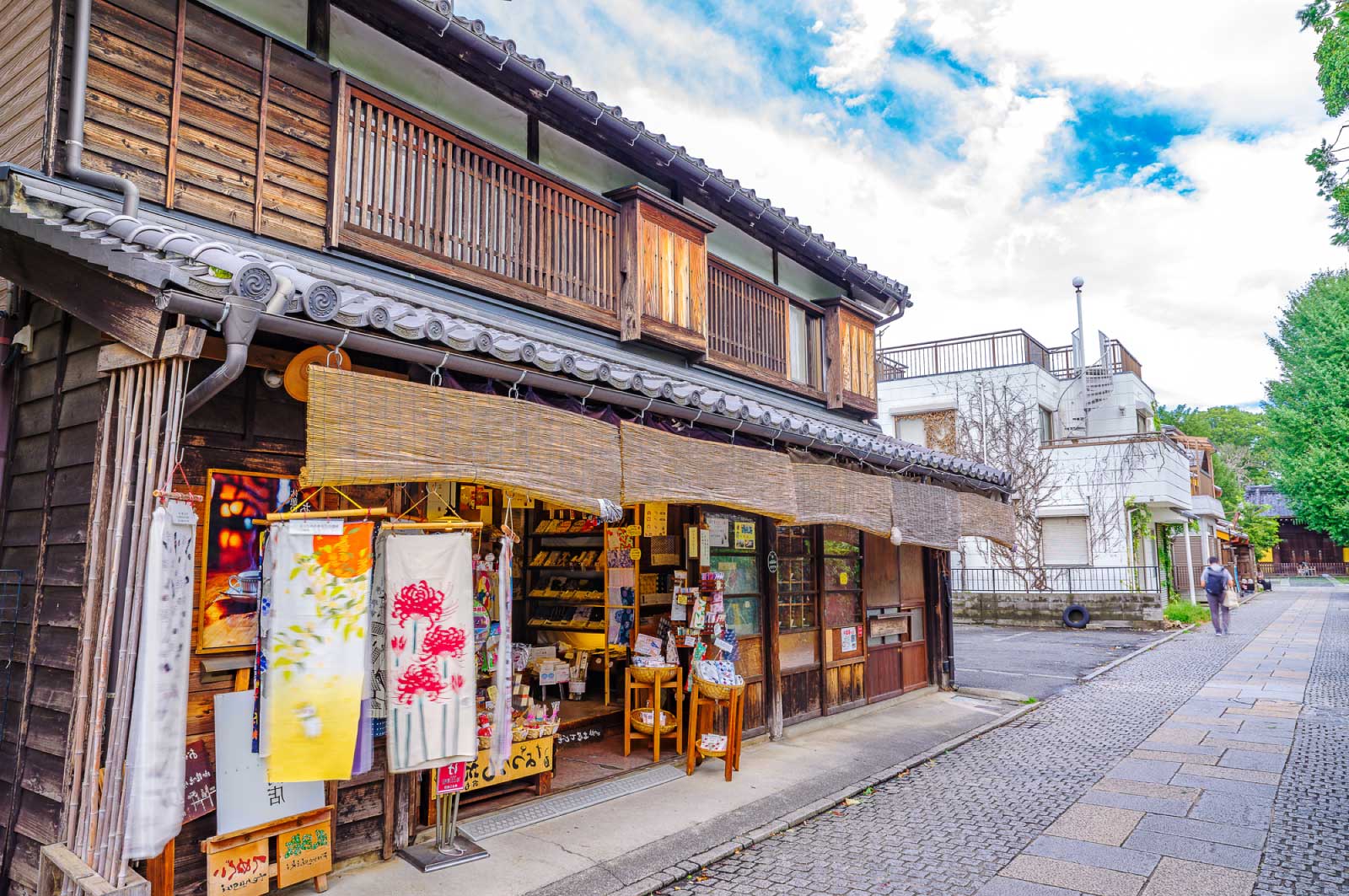 昔懐かしい雰囲気のお菓子屋さん、駄菓子屋さん