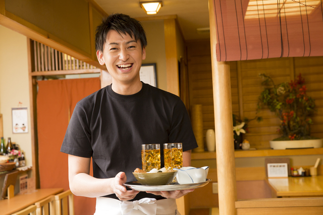 北千住の居酒屋の店員