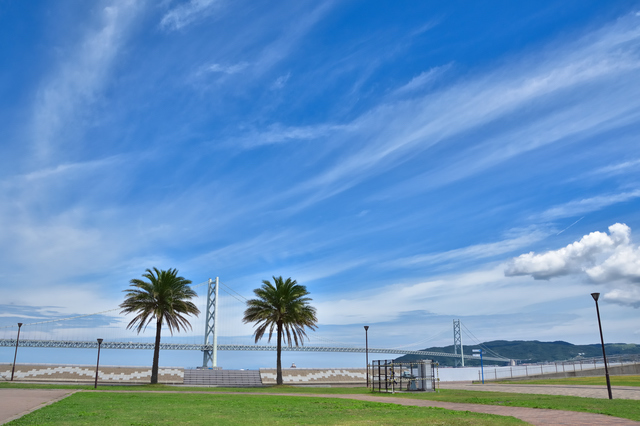 施設のすぐ側に海がある