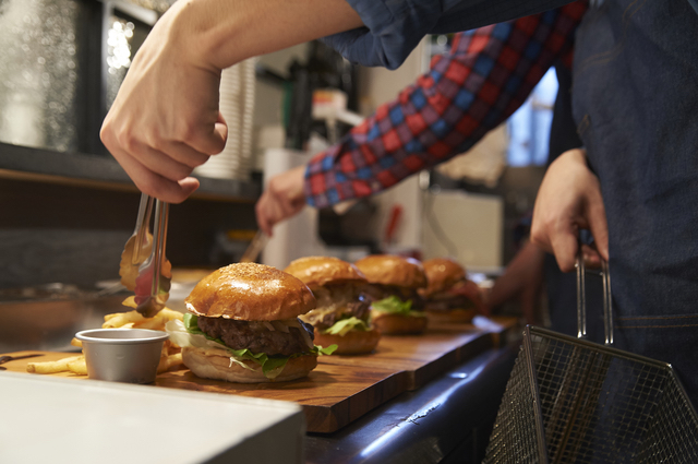 ハンバーガーショップのキッチン