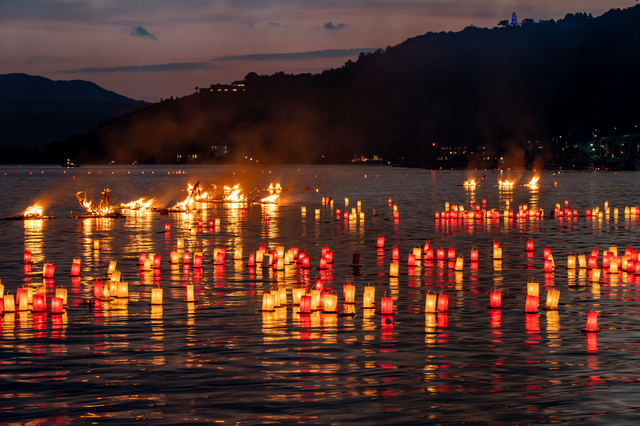 宮津燈籠流し花火大会