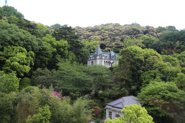 丘の上に建つ萬翠荘