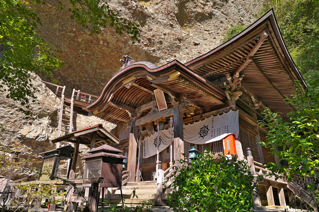 海岸山岩屋寺（松山）