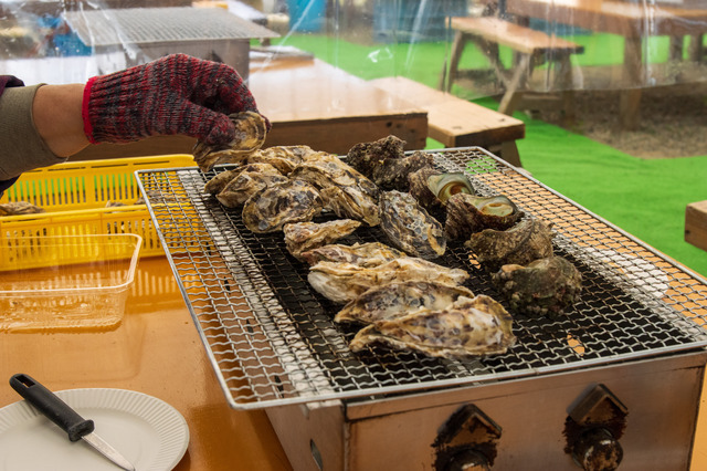 牡蠣の網焼き