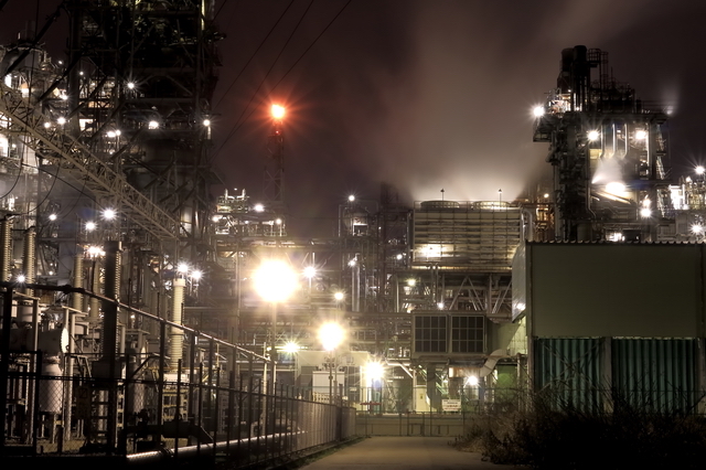 様々な角度から楽しめる四日市コンビナートの夜景