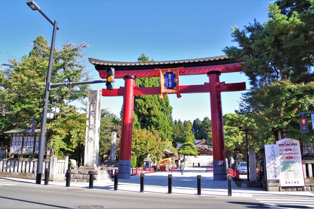 友人に連れていかれた盛岡八幡宮