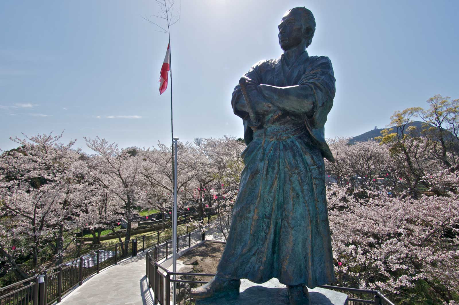 風頭公園の龍馬像