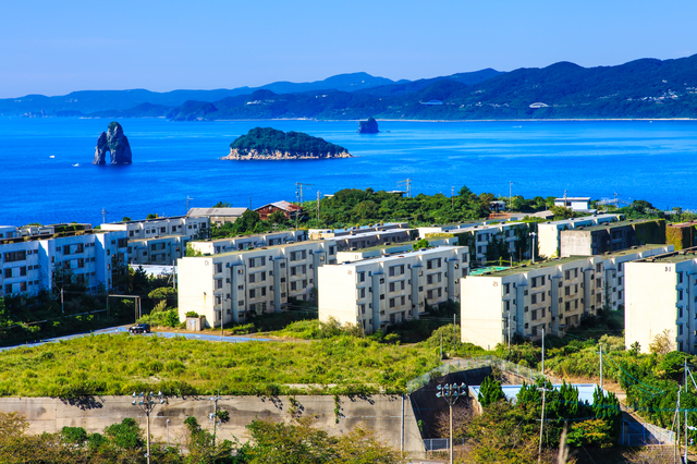 廃墟となった高層マンション（池島）