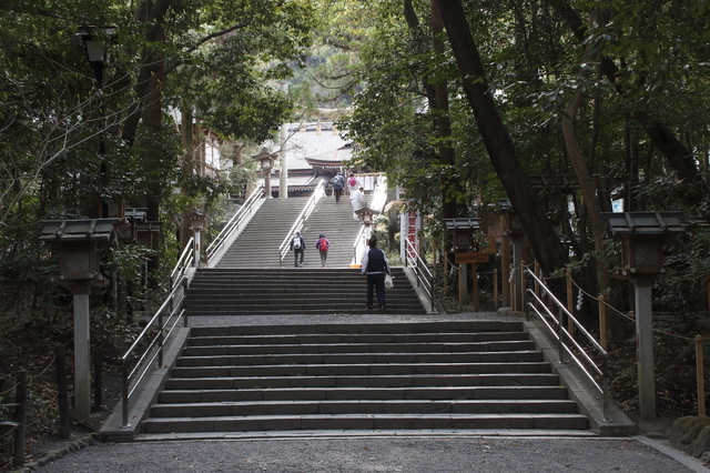 神聖な雰囲気の境内（大神神社）