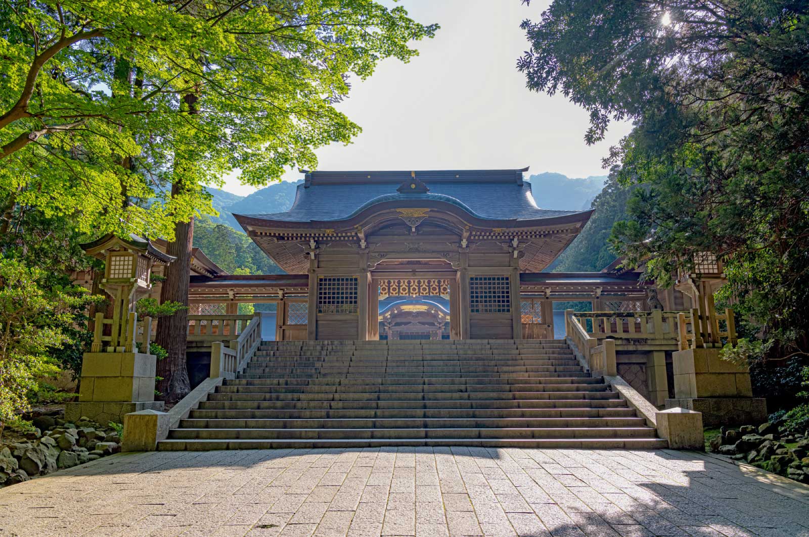 新潟県西蒲浦郡にある彌彦神社