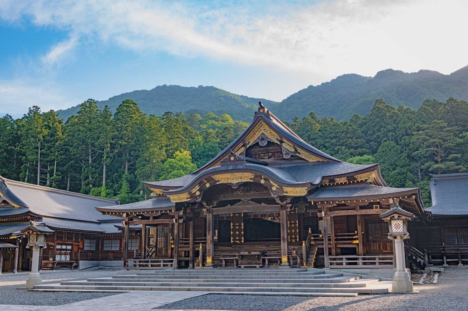 祭神は古事記にも登場する「天香山命（あめのかぐやまのみこと）」