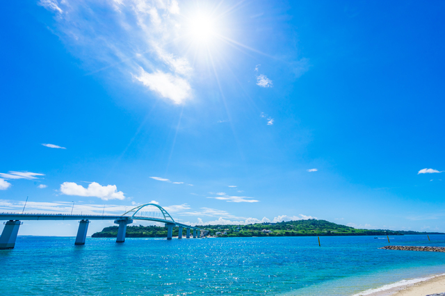 沖縄・瀬底大橋