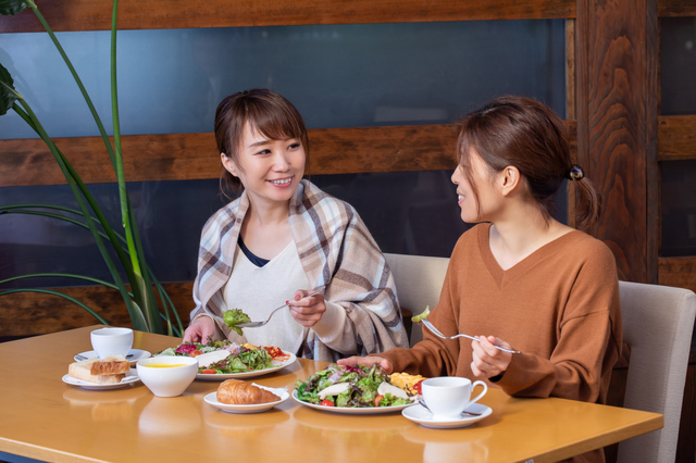 おしゃれなレストランでランチ