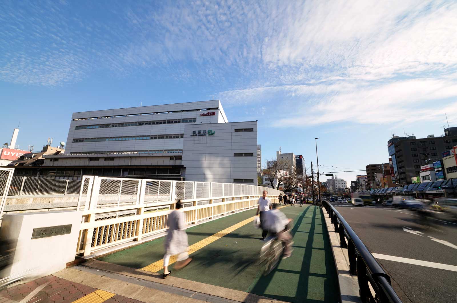 巣鴨駅前の風景