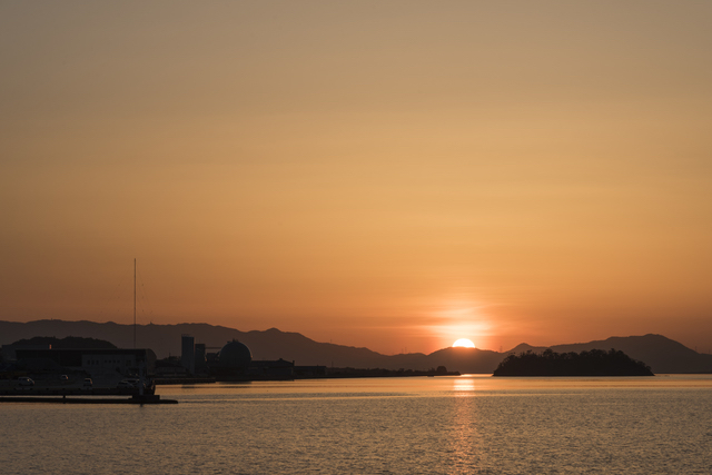 湊山公園の夕日