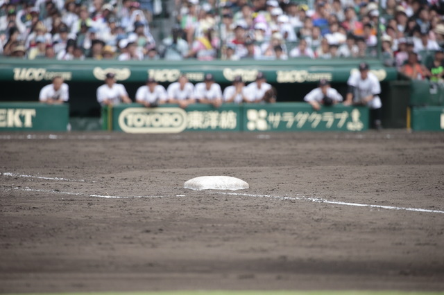 甲子園球場（一塁ベース）