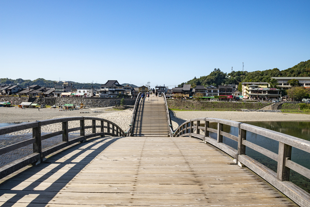 山口の観光名所の一つ「錦帯橋」