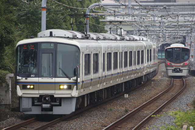 大和路線で八尾駅へ