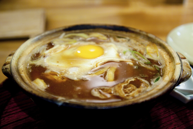 「味噌にこみ たから」の味噌煮込みうどん（愛知）