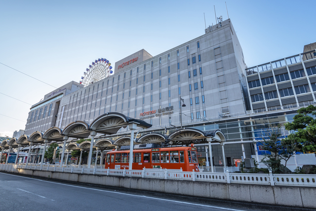 松山市駅前