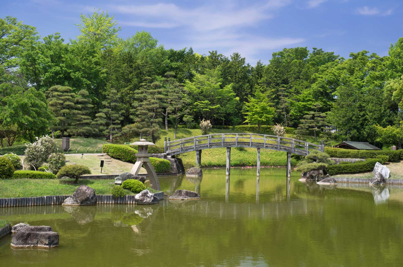 花田苑は廻遊式の庭園