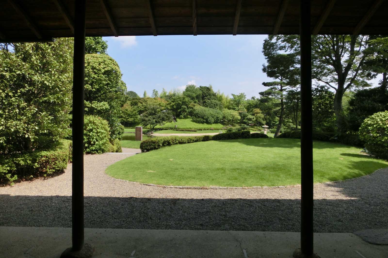 ”歴史”や”由緒”を持っている庭園ではありません