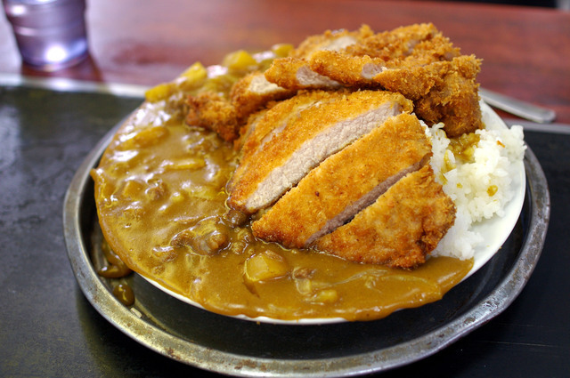 デカ盛りカツカレー