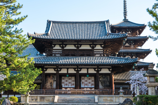 法隆寺の中門・五重塔