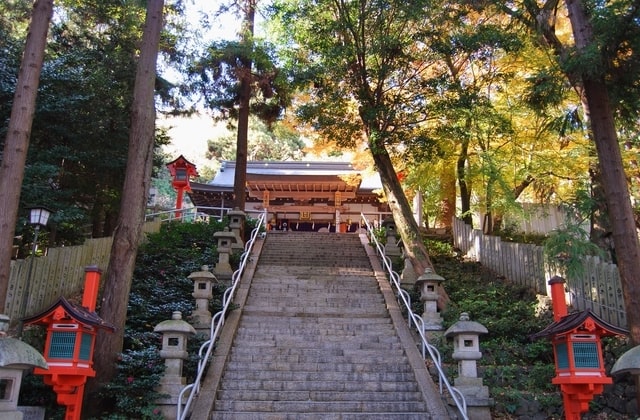 枚岡神社