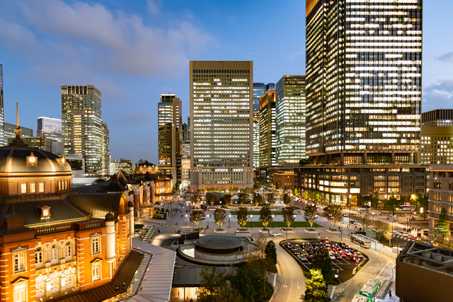 夜の東京駅