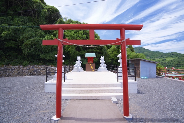 元乃隅神社の稲荷の祠