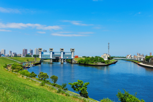 旧岩淵水門と中洲