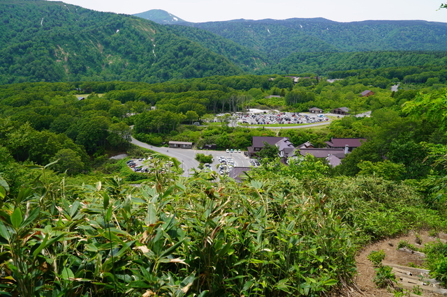 酸ヶ湯温泉を見下ろす