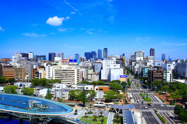 名古屋の街と水の宇宙船