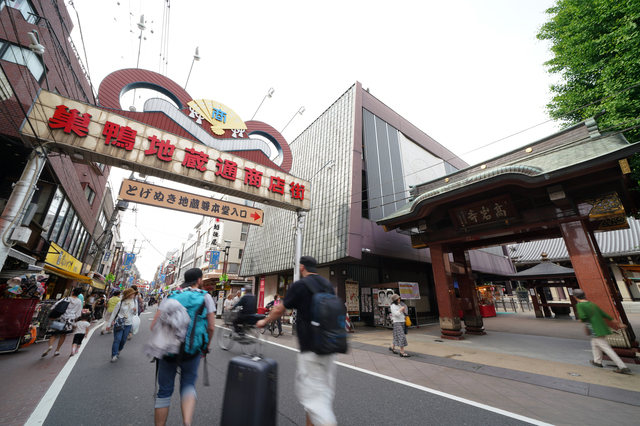 巣鴨地蔵通商店街ととげぬき地蔵尊