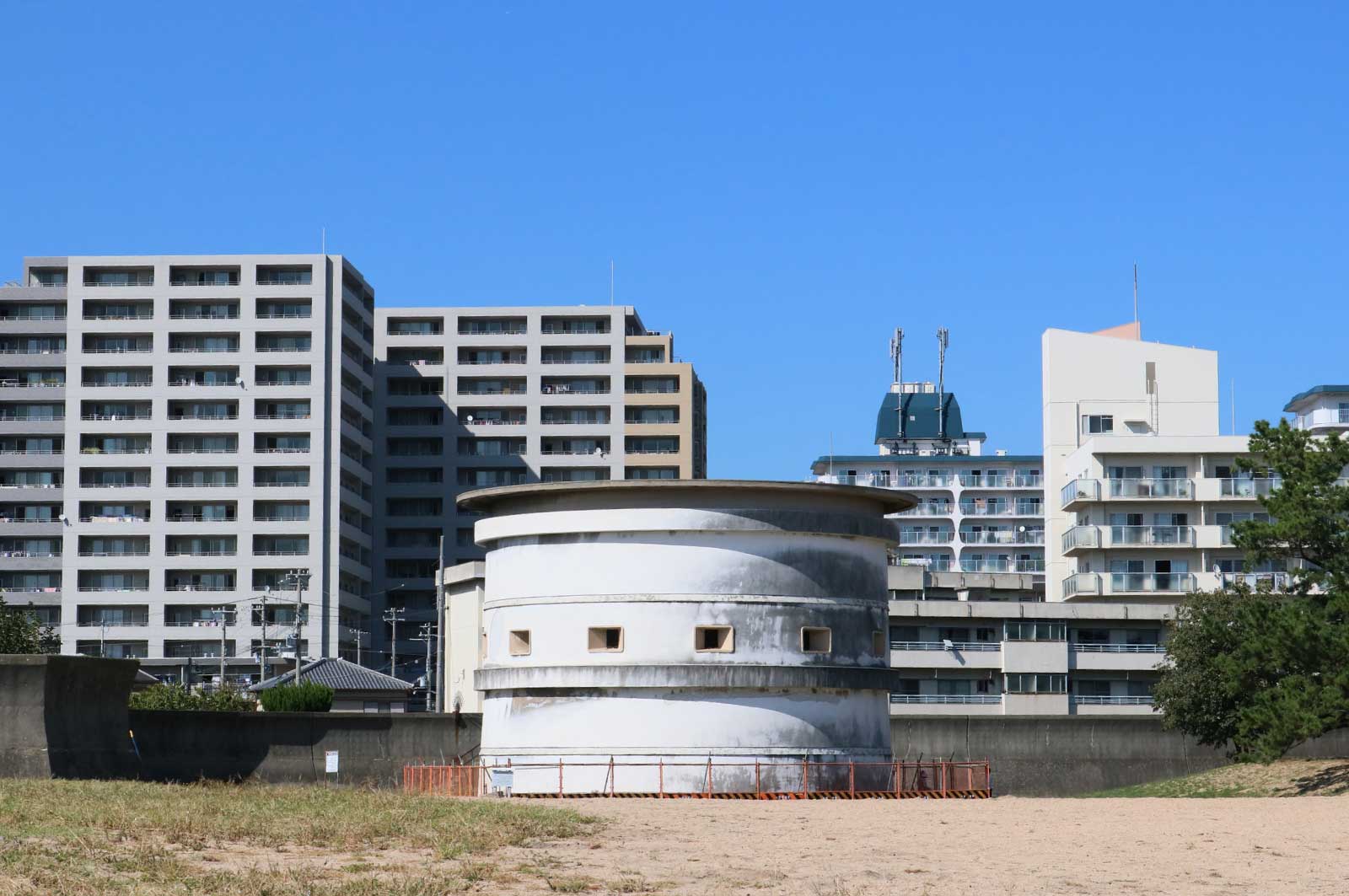 西宮砲台とマンション