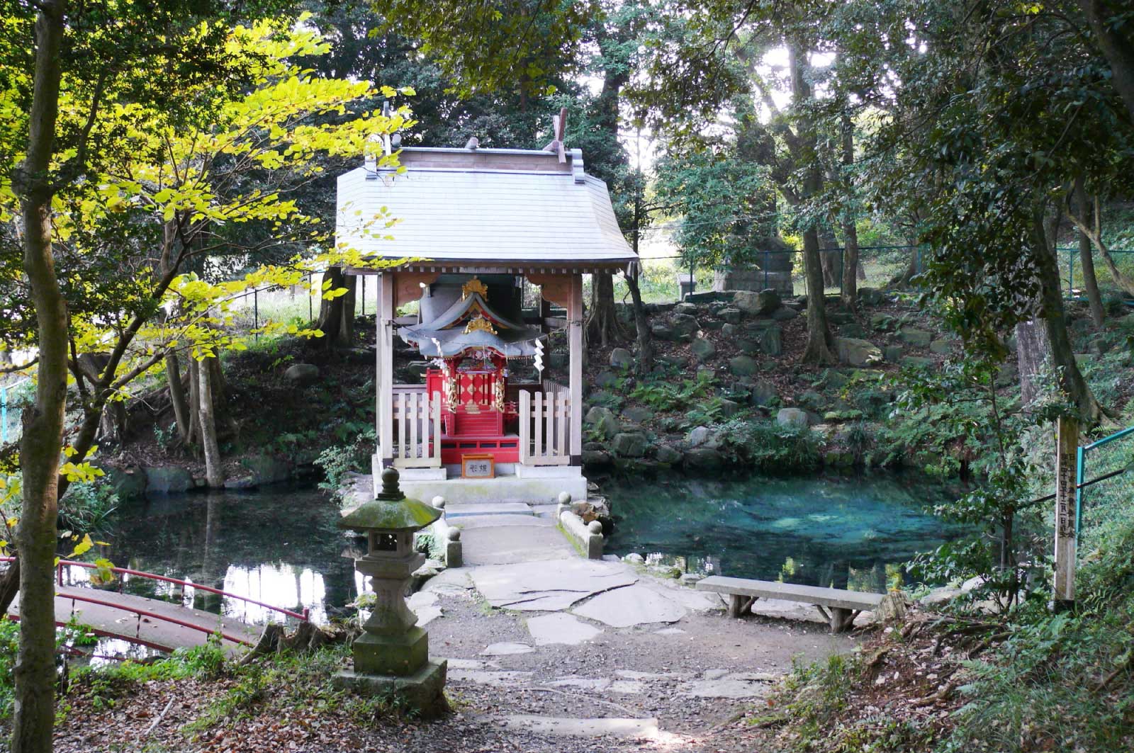 泉が森の祠